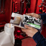 IPONE polusintetičko ulje za mešavinu 2T dozer sa mirisom JAGODE R2000 1L - Slika 2